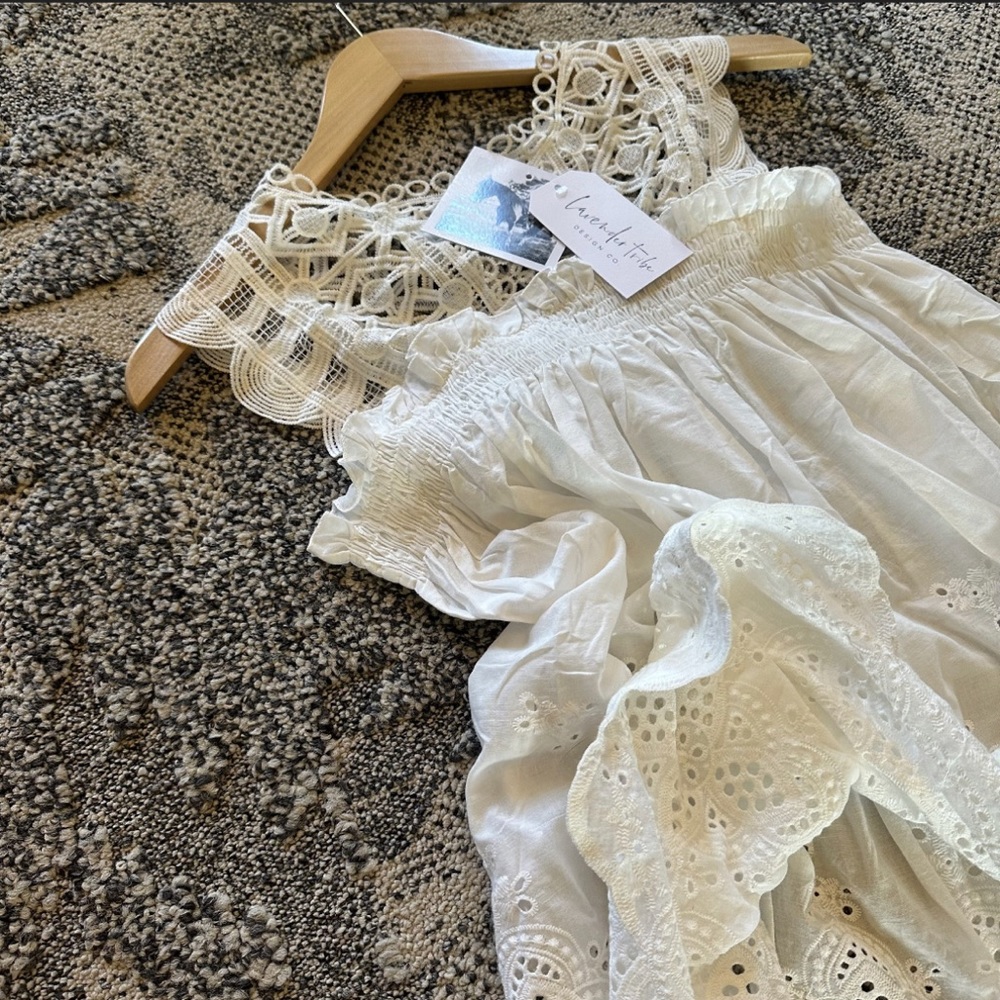 New Women's White Eyelet Layering Lace Sleeveless Tank Top Baby Doll Blouse NWT - Picture 2 of 10